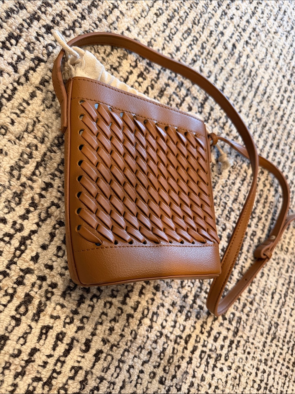 Woven Crossbody Bucket Bag - Tan